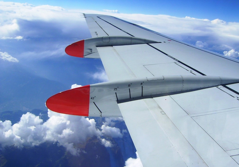 Airplane wing. Credit: Zoagli / Flickr