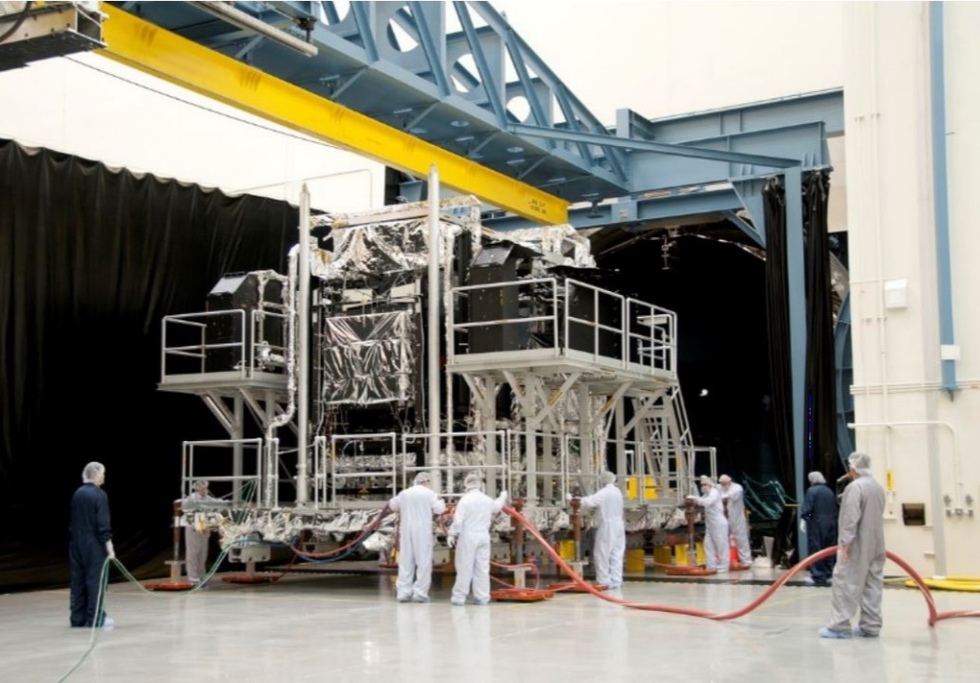SBIRS 10, 656 lb. satellite moving into test bay on air casters. Source: AeroGo