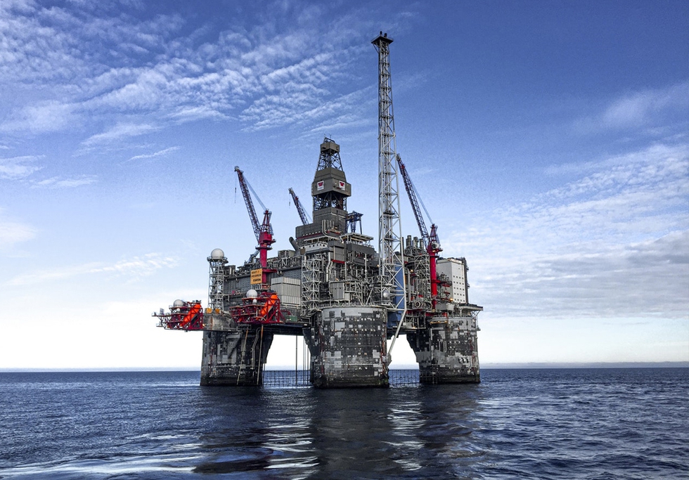 Offshore oil rig.jpg