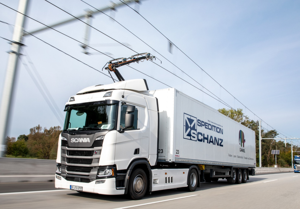 e-highway Scania electric lorry on Siemens power cables. Credit: Siemens Mobility