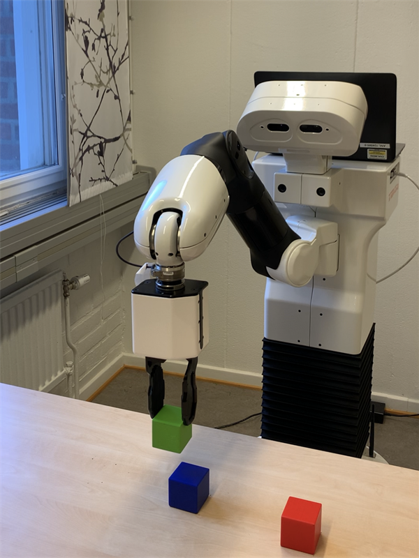 Chalmers University machine learning robot.png
