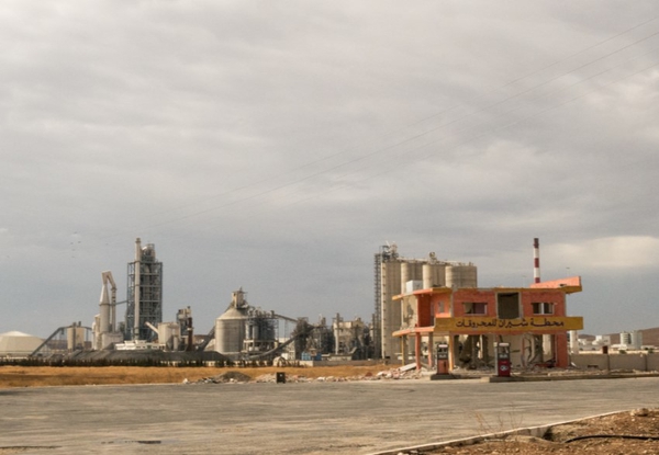 Ar-Raqqah Lafarge cement factory, Syria. Credit: Ștefan Mako / Flickr / CC BY-NC 2.0