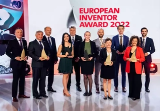 The winners of the European Inventor Award 2022 and the Young Inventors prize at the hybrid award ceremony on 21 June 2022. Credit: European Patent Office